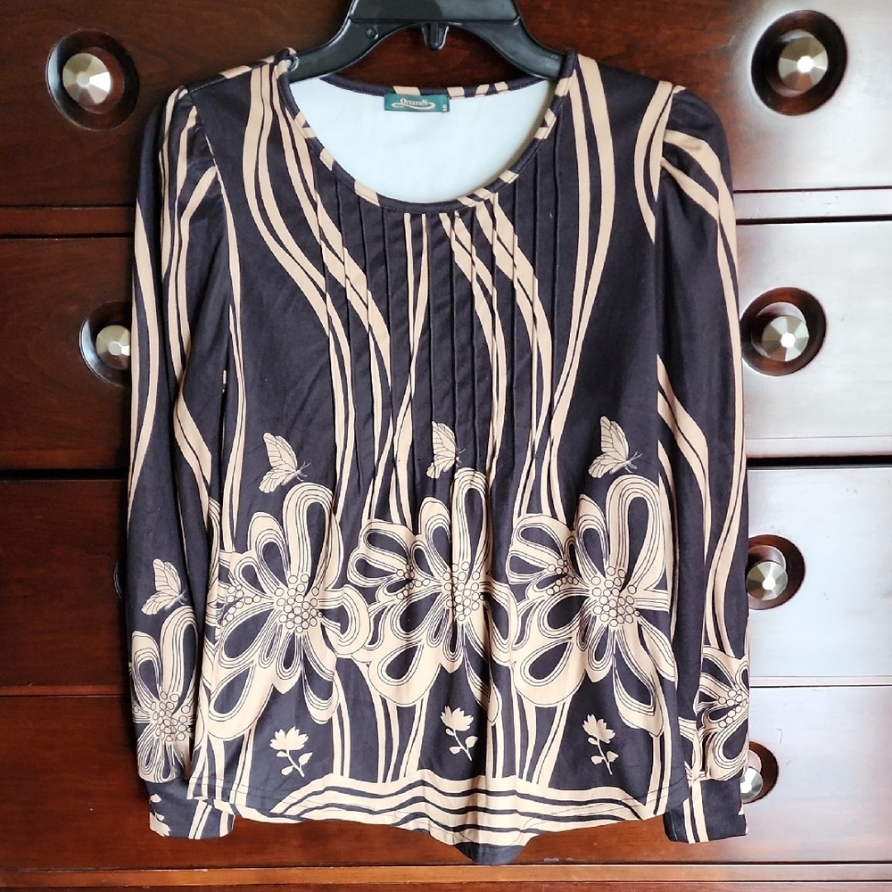 Black Pleated Relaxed Blouse with Elegant Design